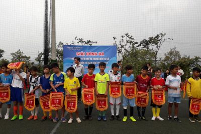 Các em học sinh tham gia hội thao cấp cụm của Phòng Giáo Dục