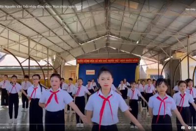 Liên đội Nguyễn Văn Trỗi – nhảy đồng diễn “Kun chào ngày mới”